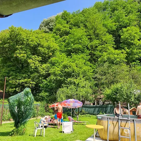 Toni за гости тони 3*