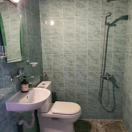 Toni за гости тони 3*